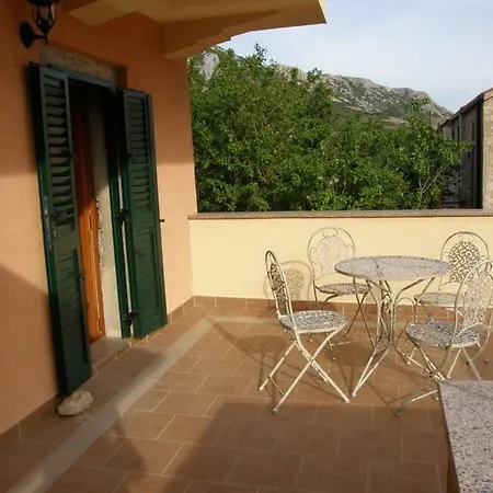 Katarinini Dvori - Five Bedroom Szálloda Draga Bašćanska