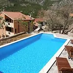 Katarinini Dvori - Five Bedroom Draga Bašćanska