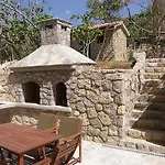 Katarinini Dvori - Five Bedroom Szálloda Draga Bašćanska