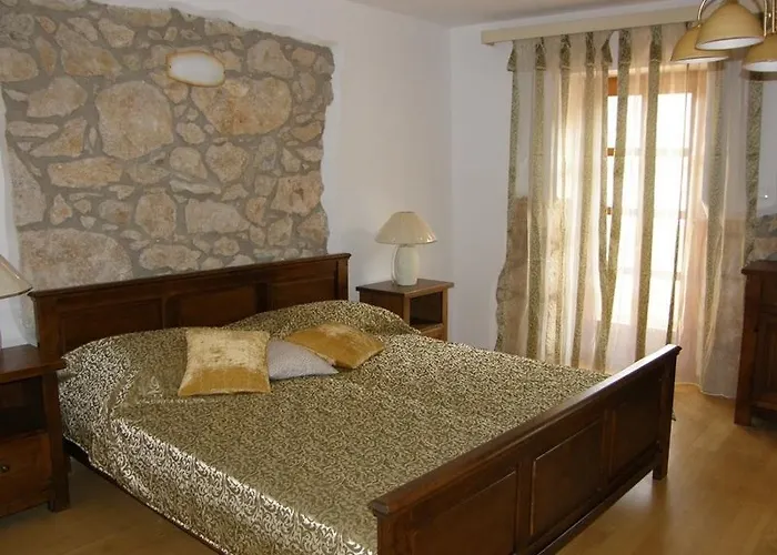 Katarinini Dvori - Five Bedroom Draga Bašćanska